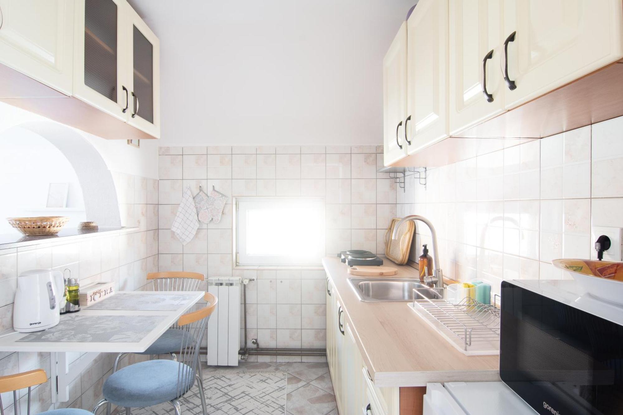 Apartment Bright&cozy Flat+balcony Near Airport Free Parking *